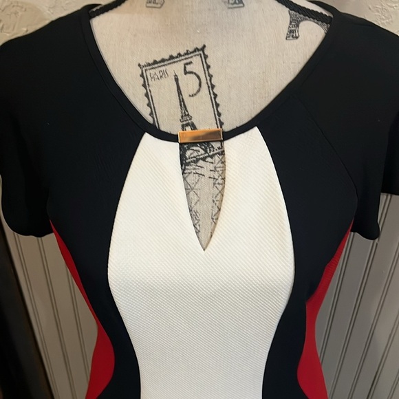 Studio One Dress - Picture 2 of 5